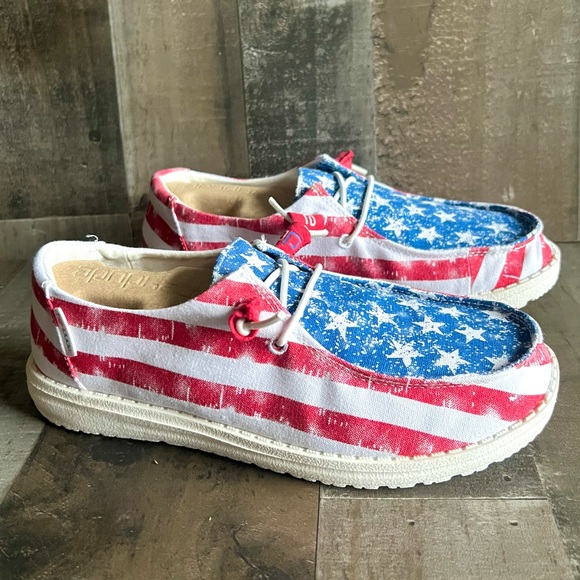Hey Dude Shoes - HEY DUDE Wendy Star Spangled Shoe Sneaker Women’s Sz 7, Like New!